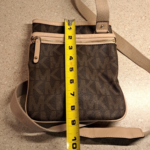 Michael Kors Crossbody Bag - Picture 4 of 13